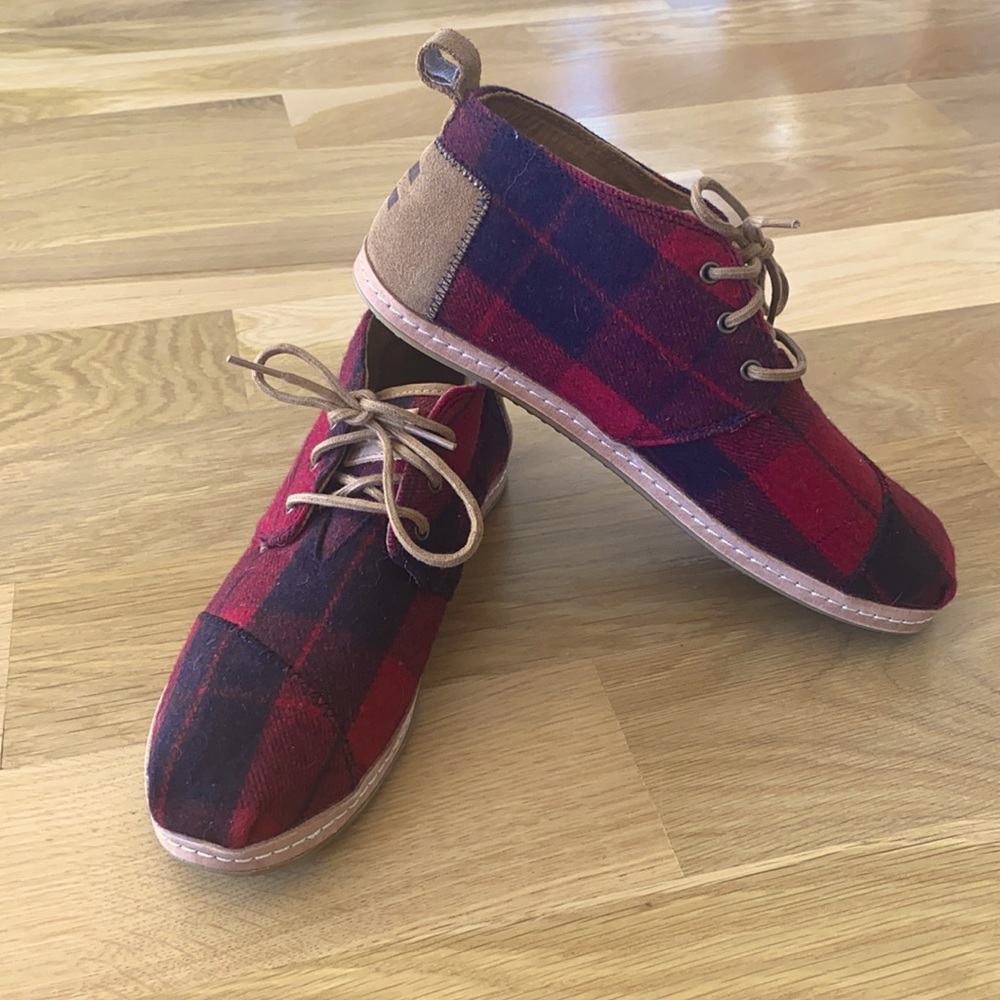 Plaid TOMS